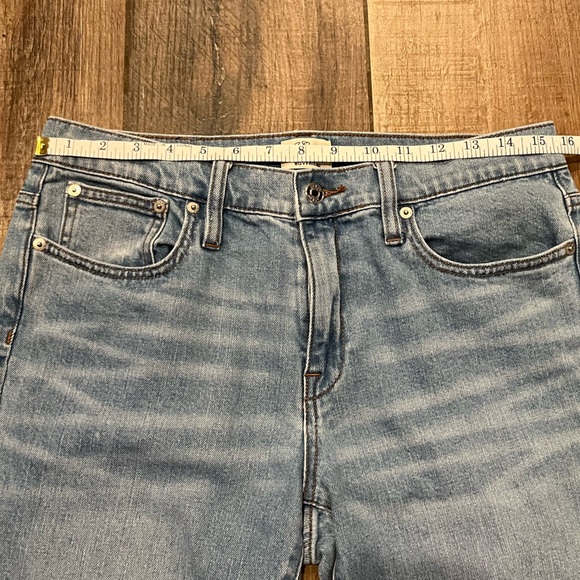 J. Crew Slim Broken In Boyfriend Light Wash Raw Hem Cropped Capri Jeans - Picture 7 of 10